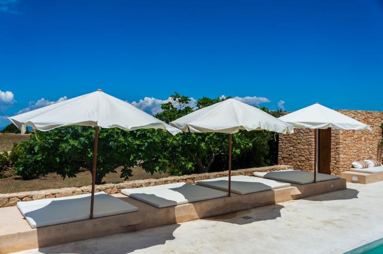 0d5aa72133837bf0f7243fc77c703641