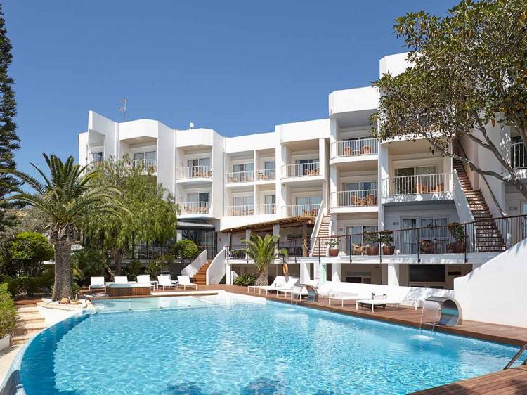 131d0a57f946cc4d944d40b2b1a3b30a (1)