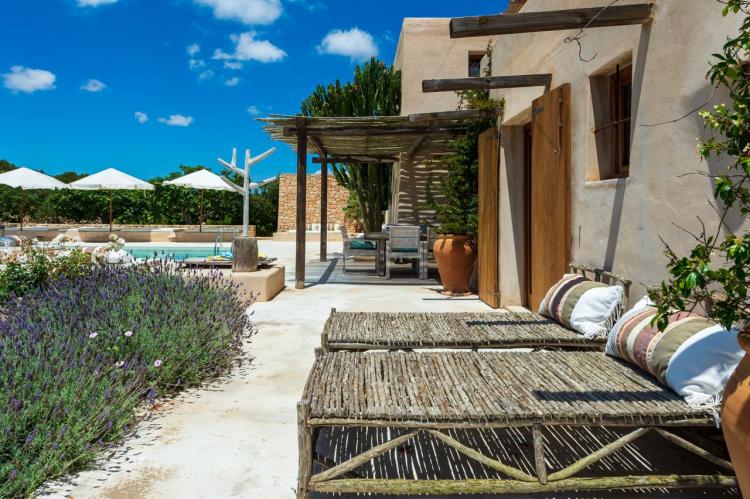 3b750efcc1b205aa3f5ba68bd1932bea