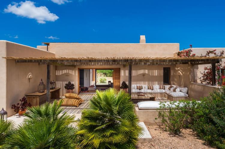 70e6bcfbbc39a24e086640f4ab6837b8