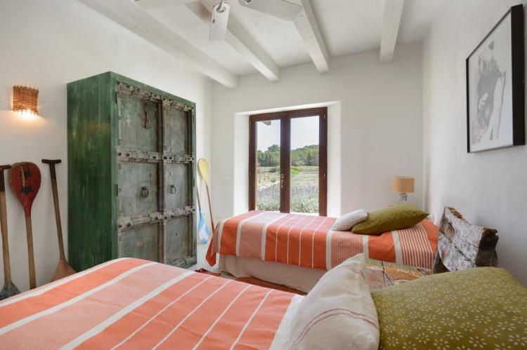 7a7e05d809a9c4f3de8edb4bc89cf3d5