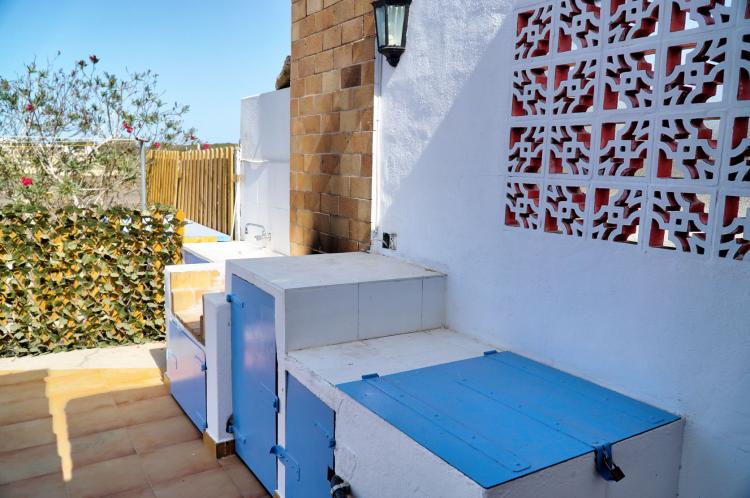 8724de58ed08375685c547d9d859a952