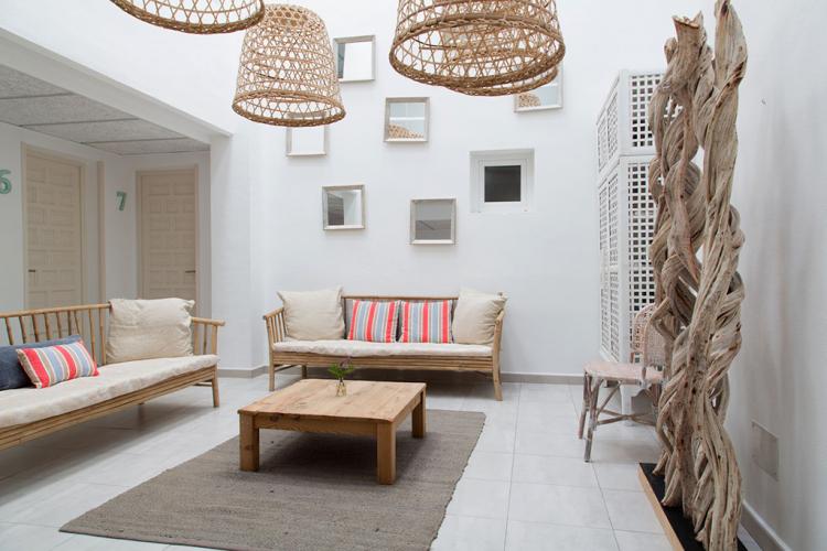 b2dc9b1d4d6566bdba8a3e79c1e767d9