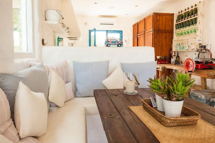 c094821cd921bea47583f8c1d23e6ade