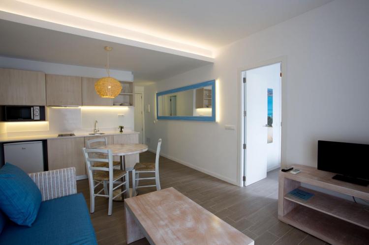 e4180034f64ec3837ec7fbd88725ab77