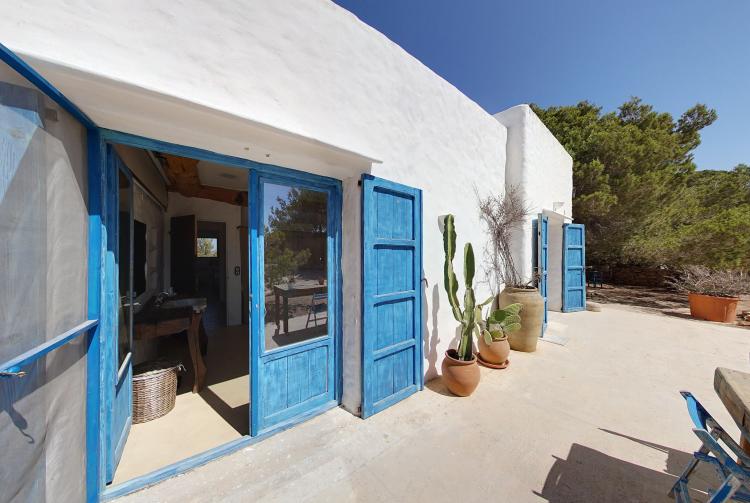 ebe06685ac10722a6442a27345ed03b4